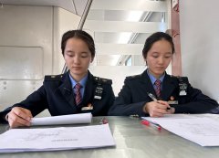 “00后”双胞胎姐妹花：用芳华护航春运